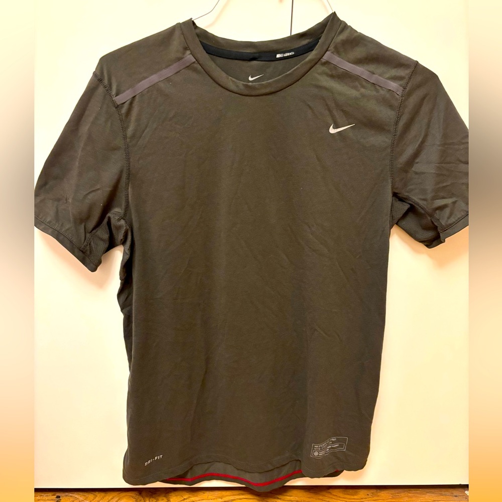 Nike dry fit running shirt size medium